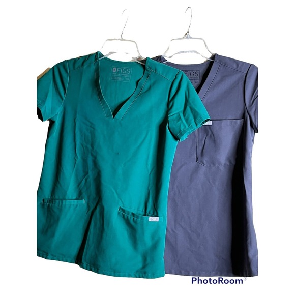 Figs Tops - figs technical collection top XXS v neck short sleeves polyester blend